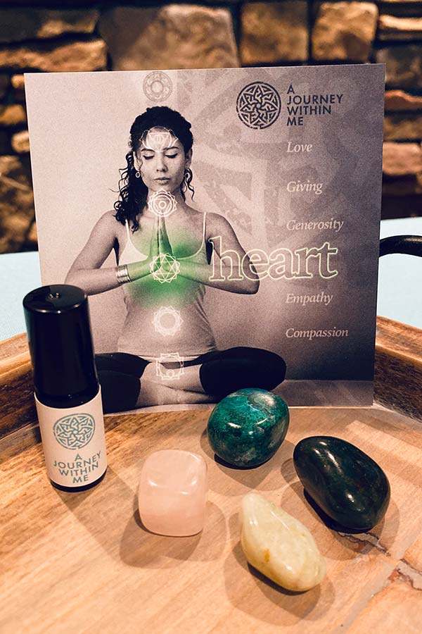 Heart Chakra: Roller & Stone Set