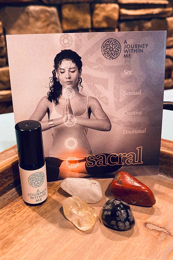 Sacral Chakra: Roller & Stone Set